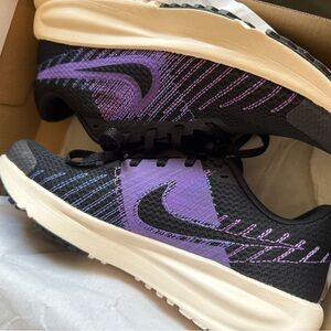 Nike Women's Black and Purple Sneakers